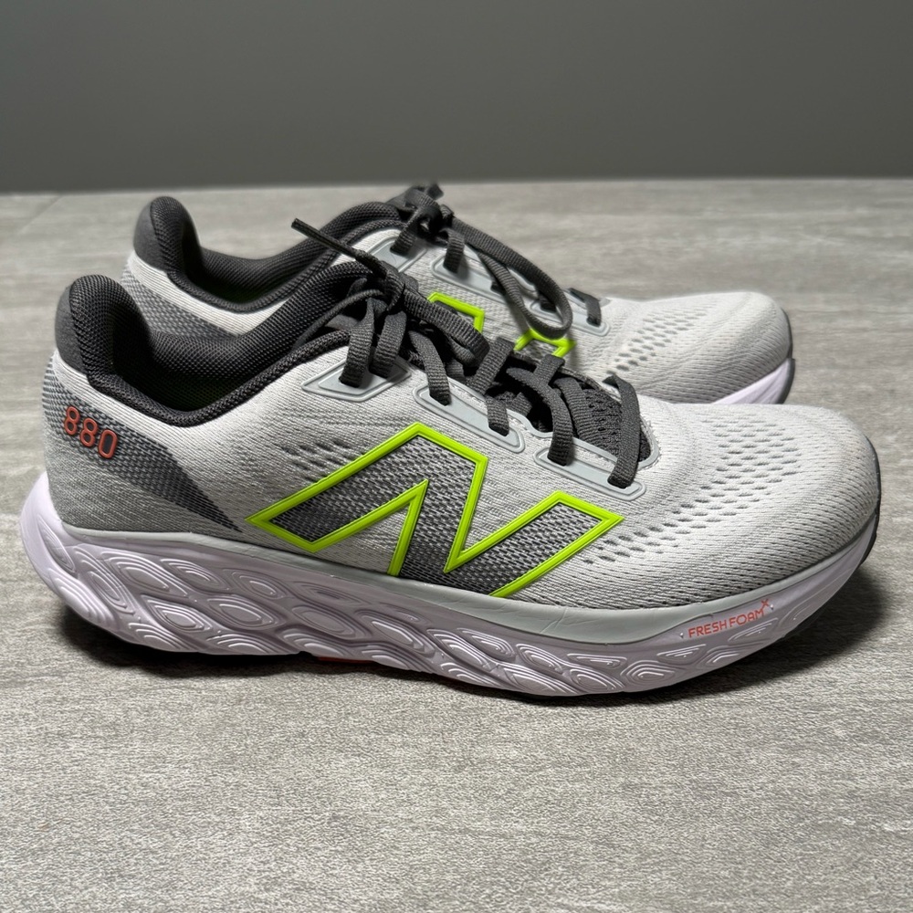 New Balance Women's Fresh Foam X 880v14 R Running Shoe Size 8.5 Gray